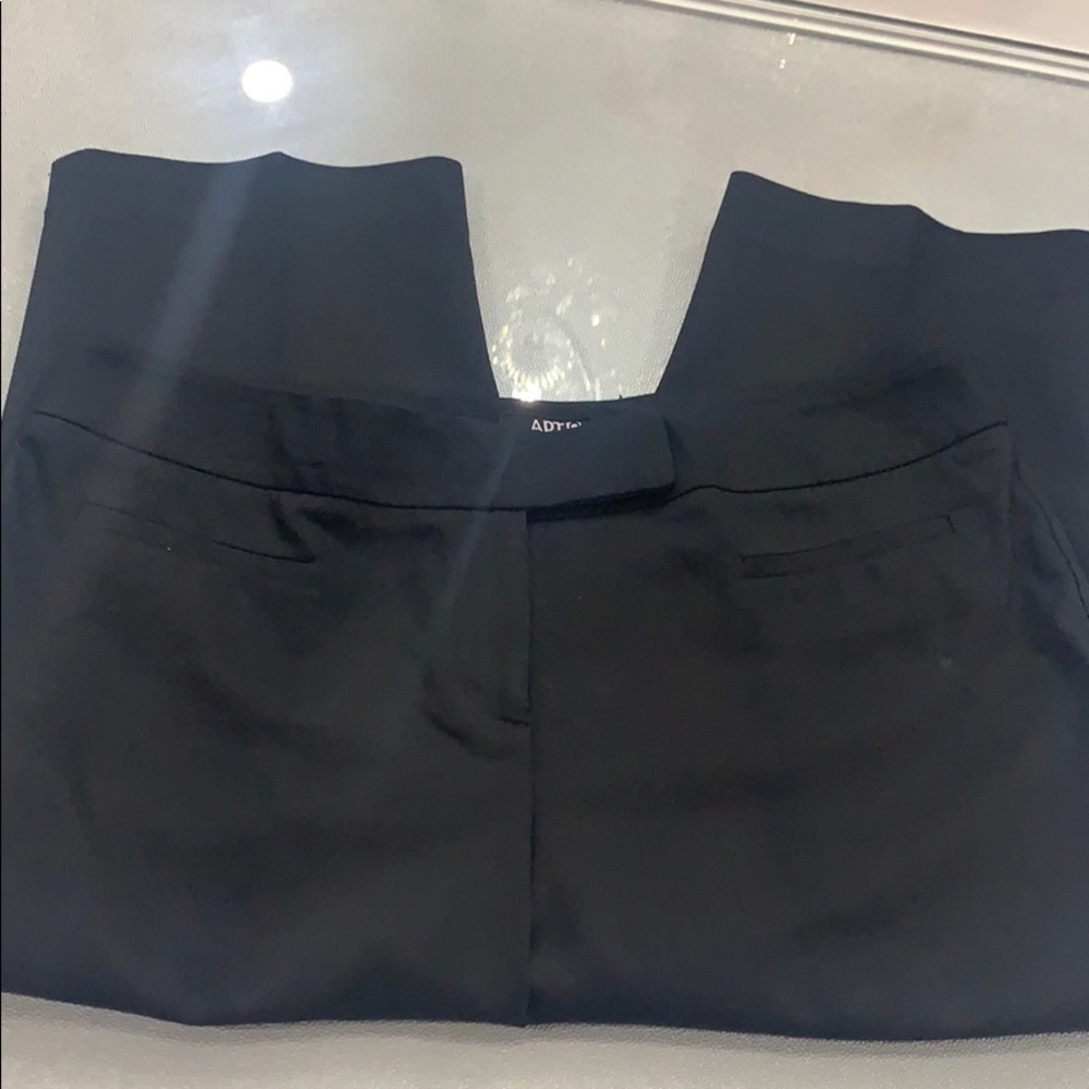 Black capris